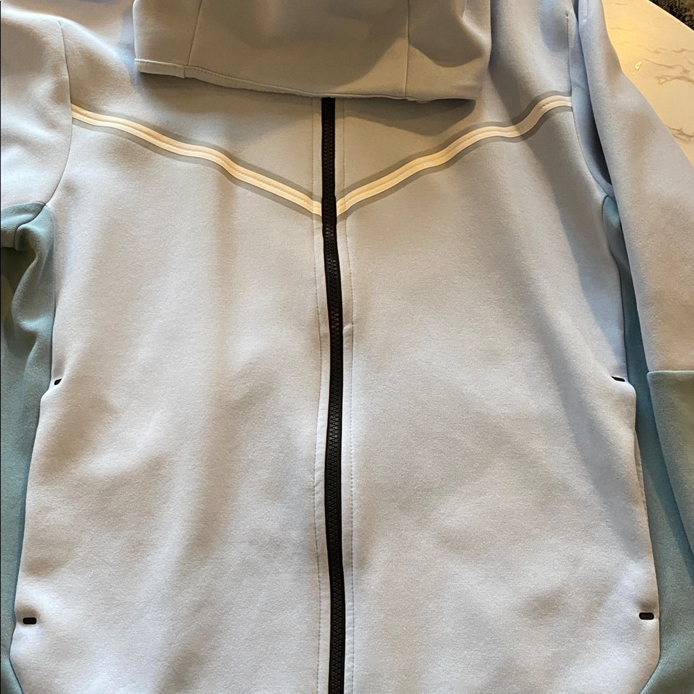 Nike Tech Jacket - M - Picture 10 of 11